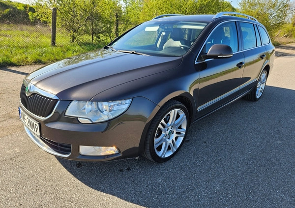 Skoda Superb cena 27900 przebieg: 301871, rok produkcji 2010 z Starogard Gdański małe 466